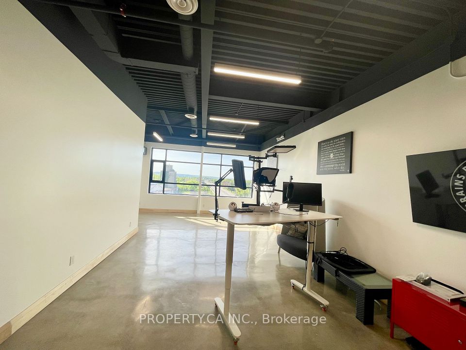 10 Bronte Street S 403, Milton, ON L9T 9M2