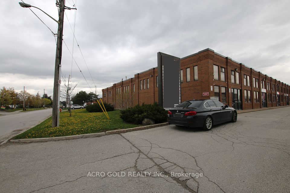 11 Goodmark Place 1, Toronto W10, ON M9W 6R9