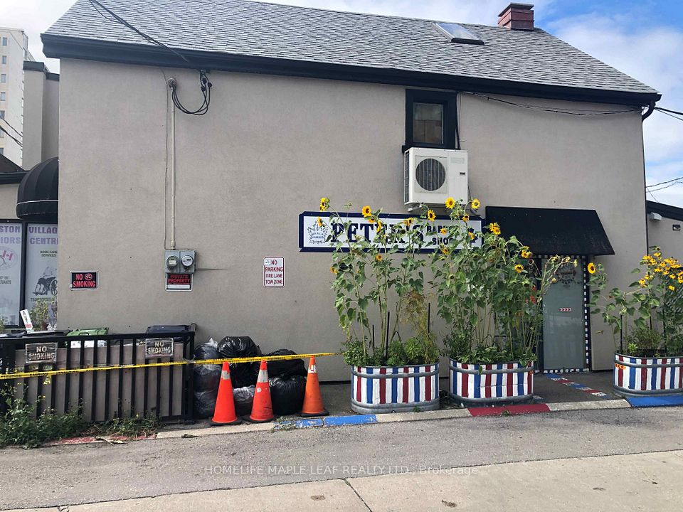 6-8 John Street, Toronto W04, ON M9N 1J3