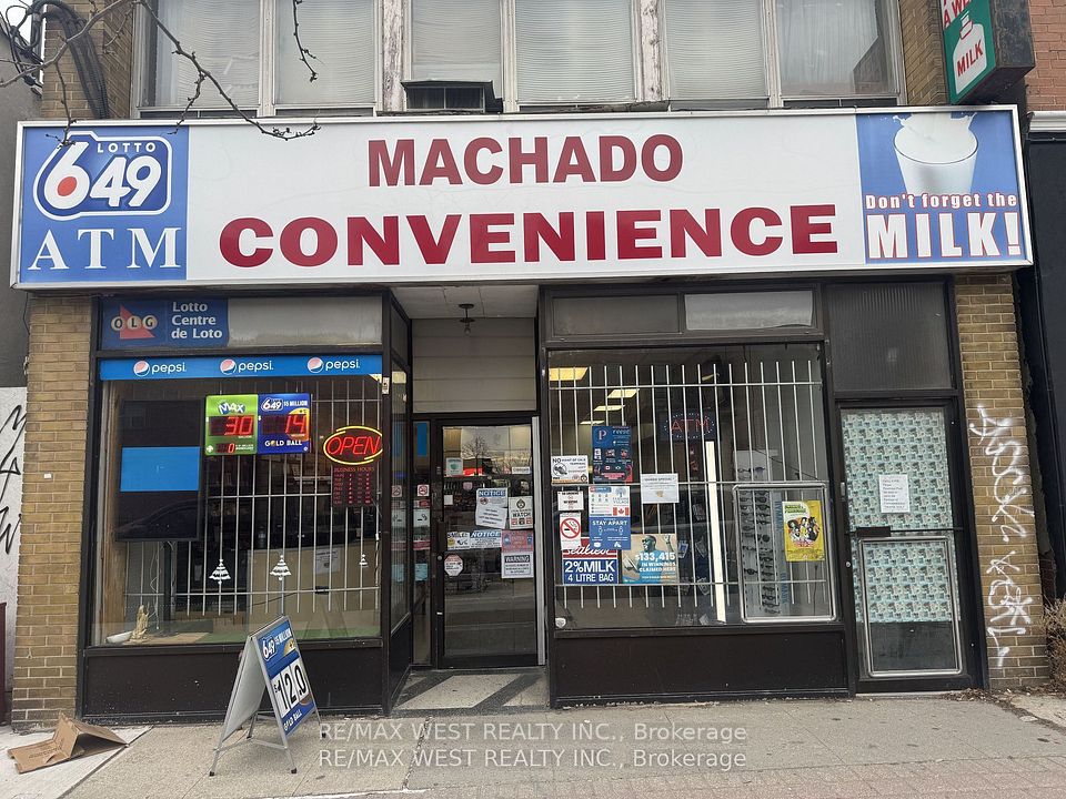 1990 Eglinton Avenue W, Toronto W04, ON M6E 2J9