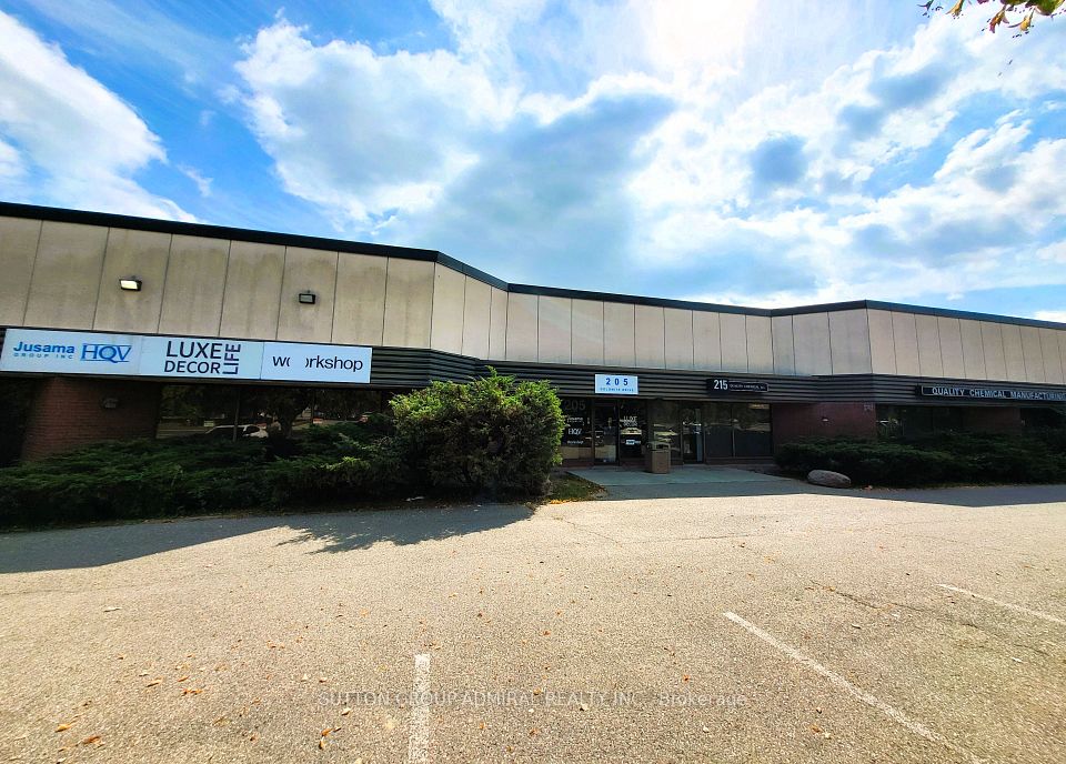 215 Dolomite Drive, Toronto W05, ON M3J 2N1