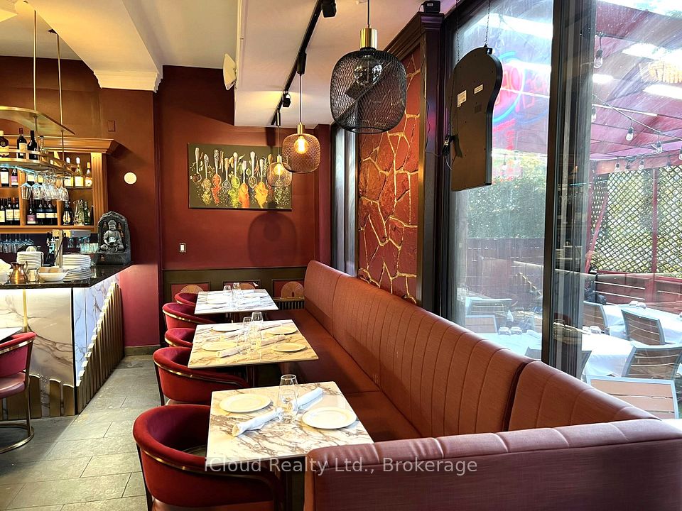 231 Lakeshore Road E, Mississauga, ON L5G 1G8