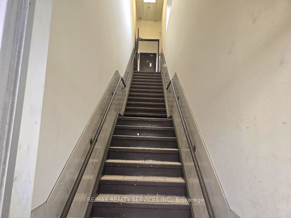 19 Woodbine Downs Boulevard 216, Toronto W10, ON M9W 6N5