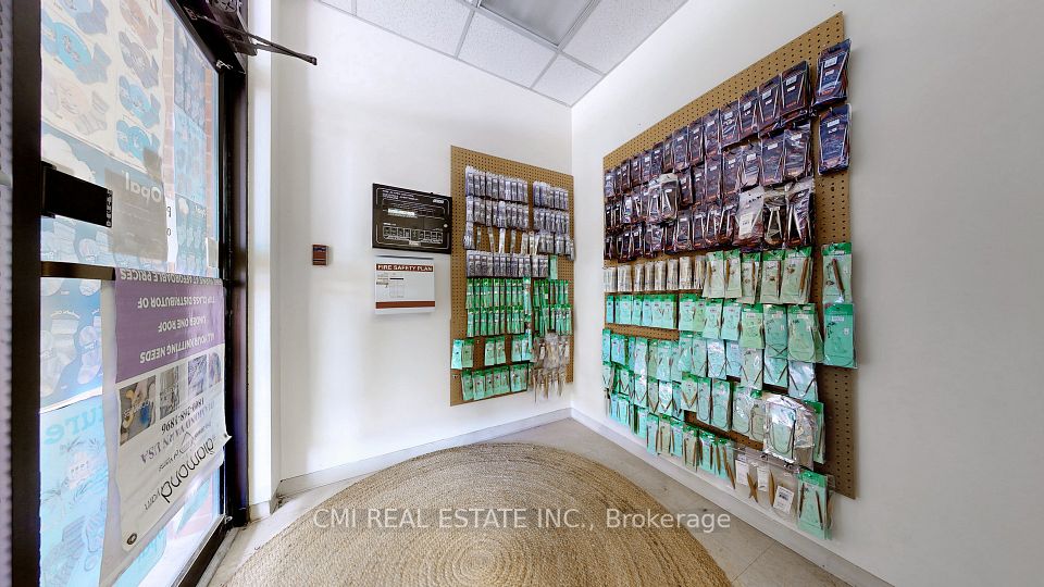 44 Martin Ross Avenue, Toronto W05, ON M3J 2L4