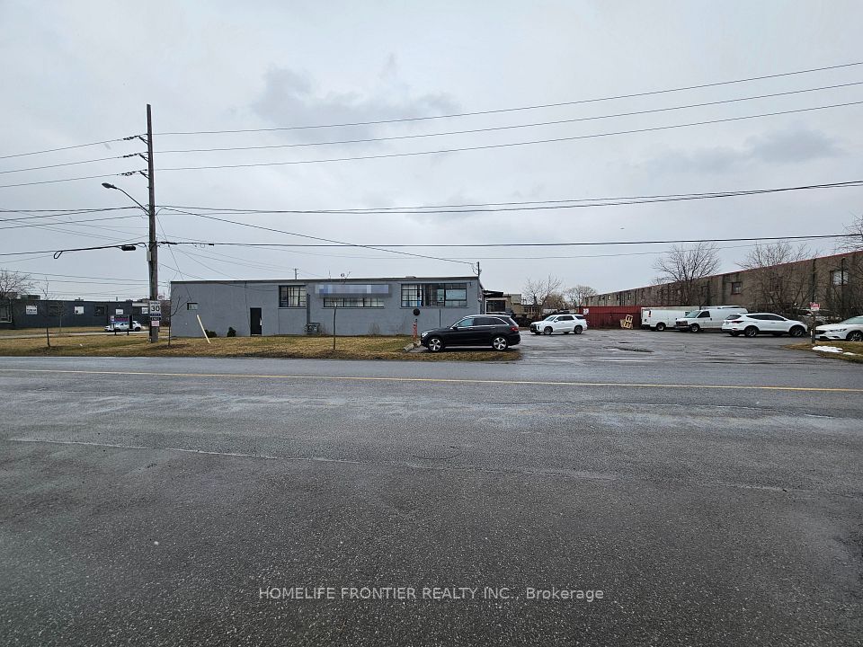 13 Racine Road, Toronto W10, ON M9W 2Z2