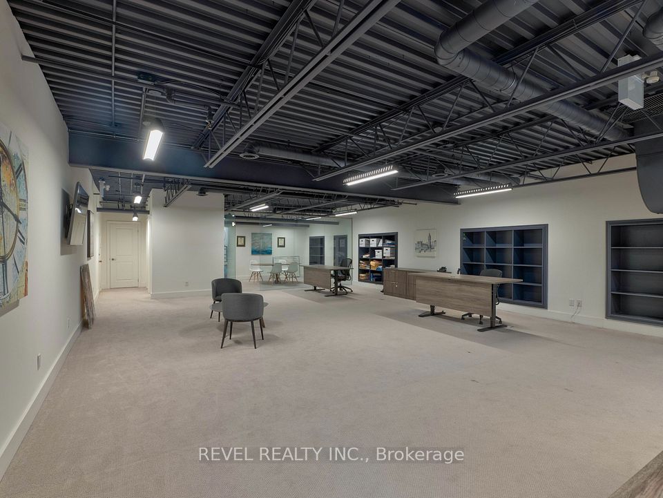 800 Arrow Road N 12 (Upper Unit), Toronto W05, ON M9M 2Z8