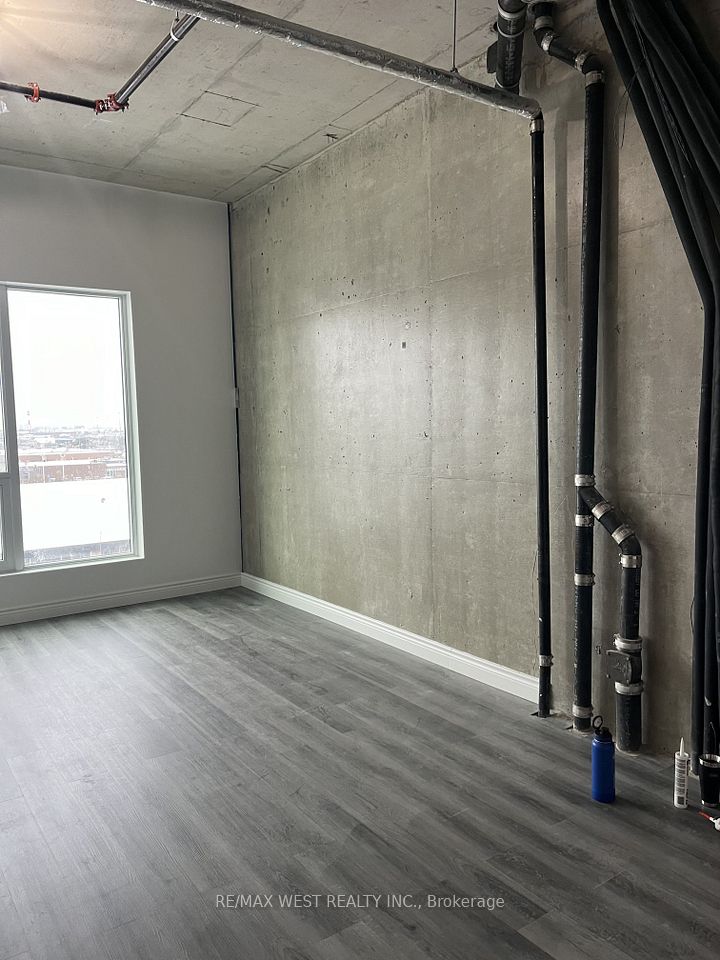 600 Dixon Road 423, Toronto W09, ON M9W 1J1