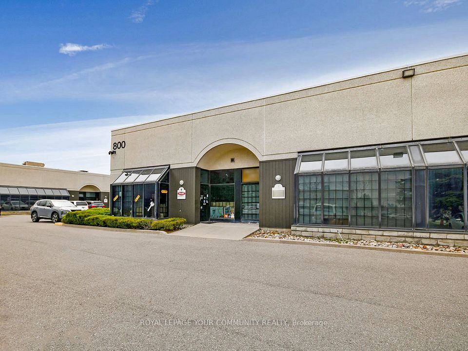 800 Petrolia Road 3, Toronto W05, ON M3J 3K4