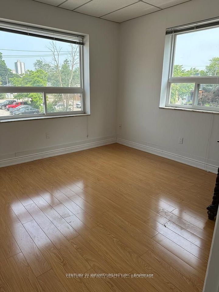 323 Kerr Street 207, Oakville, ON L6K 3B6