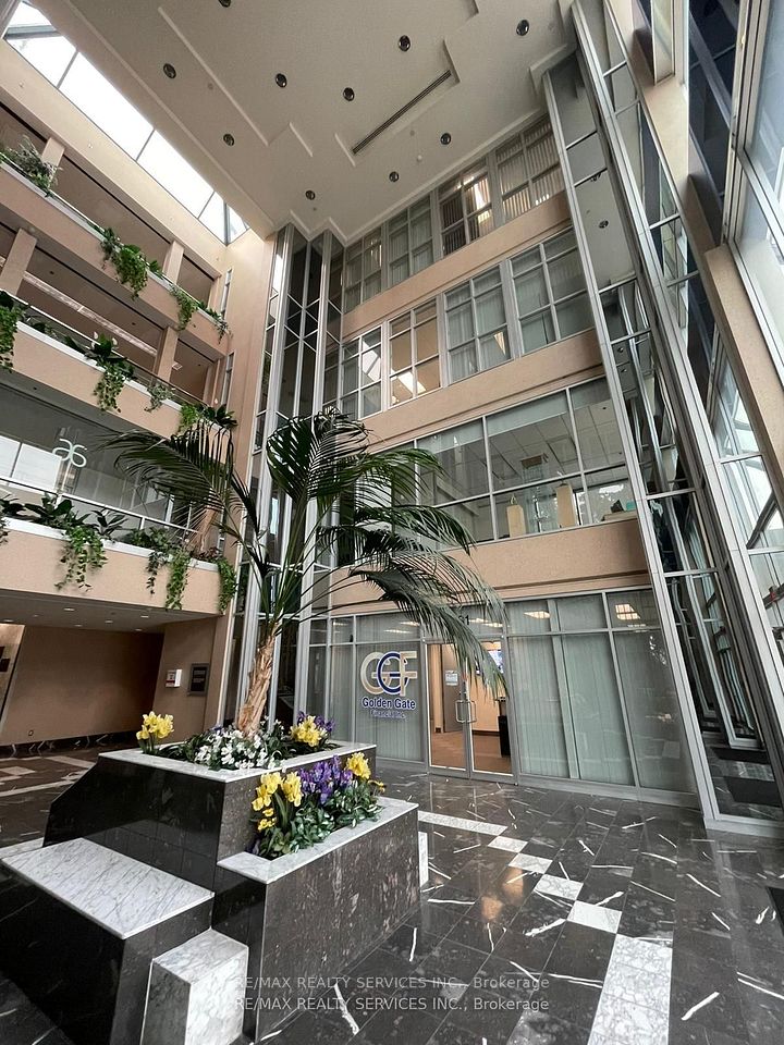 989 Derry Road 305, Mississauga, ON L5T 2J8