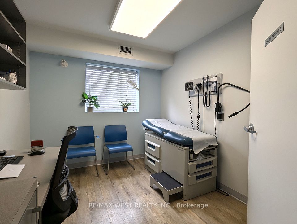 2920 Dufferin Street Suite 200 (4 & 5), Toronto W04, ON M6B 3S8