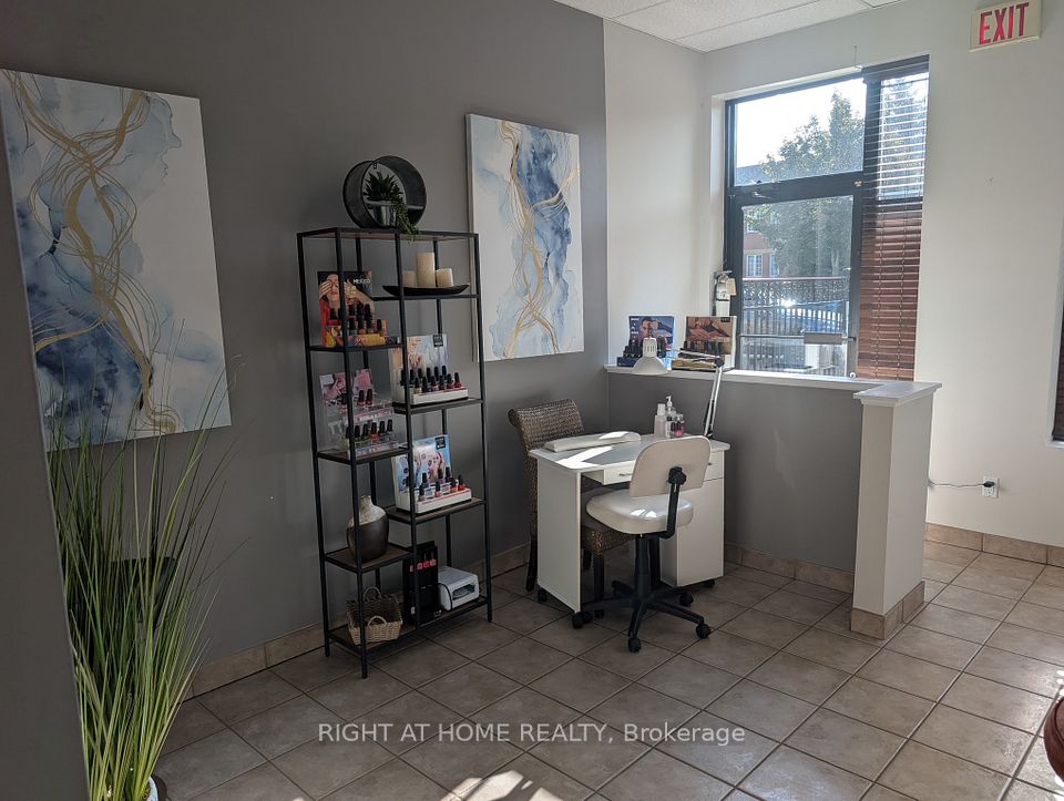 2275 Westoak Trails Boulevard 6, Oakville, ON L6M 3W6