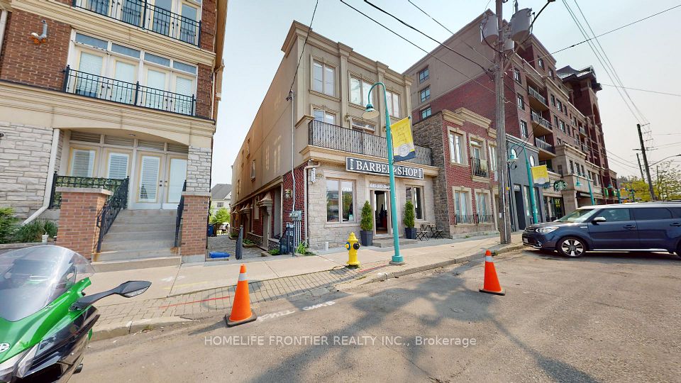 3545 Lakeshore Boulevard W 201, Toronto W06, ON M8W 1P4