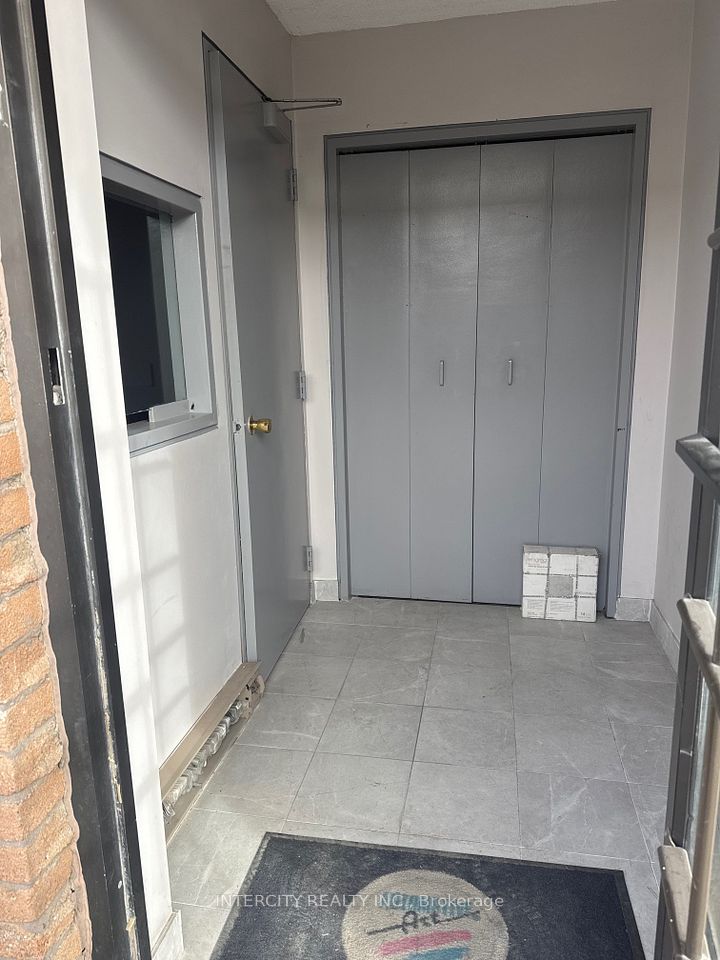 167 Limestone Crescent, Toronto W05, ON M3J 2S4