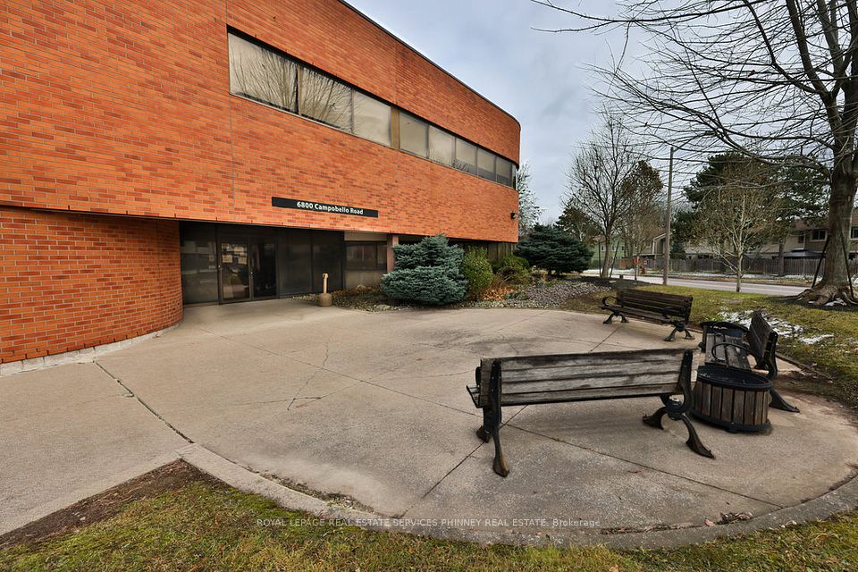 6800 Campobello Road, Mississauga, ON L5N 2L8