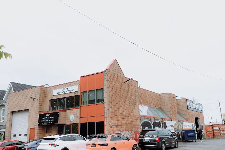 186 Mulock Avenue, Toronto W02, ON M6N 3C8