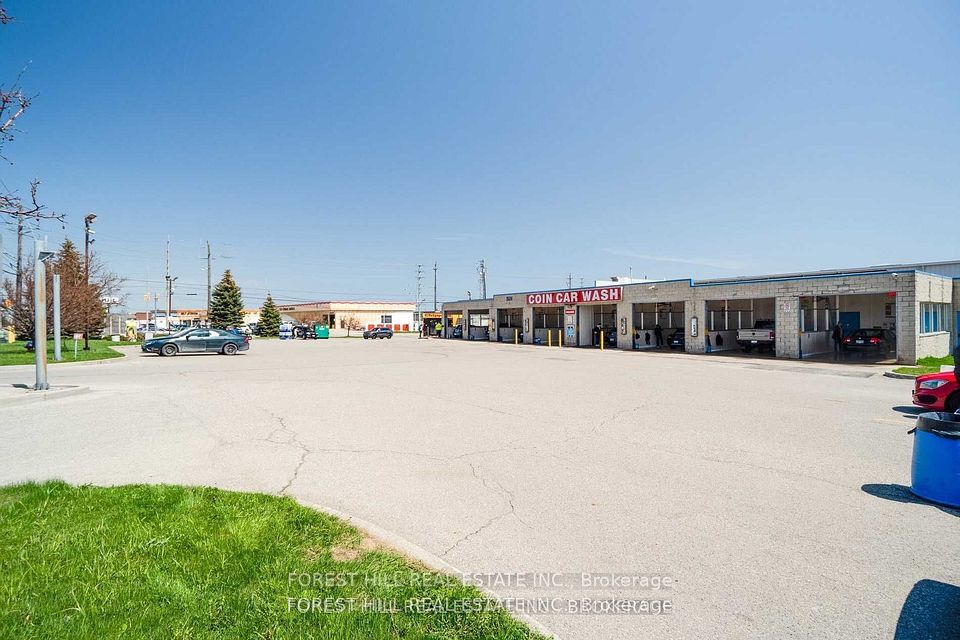 2524 Royal Windsor Drive, Oakville, ON L5J 1K7