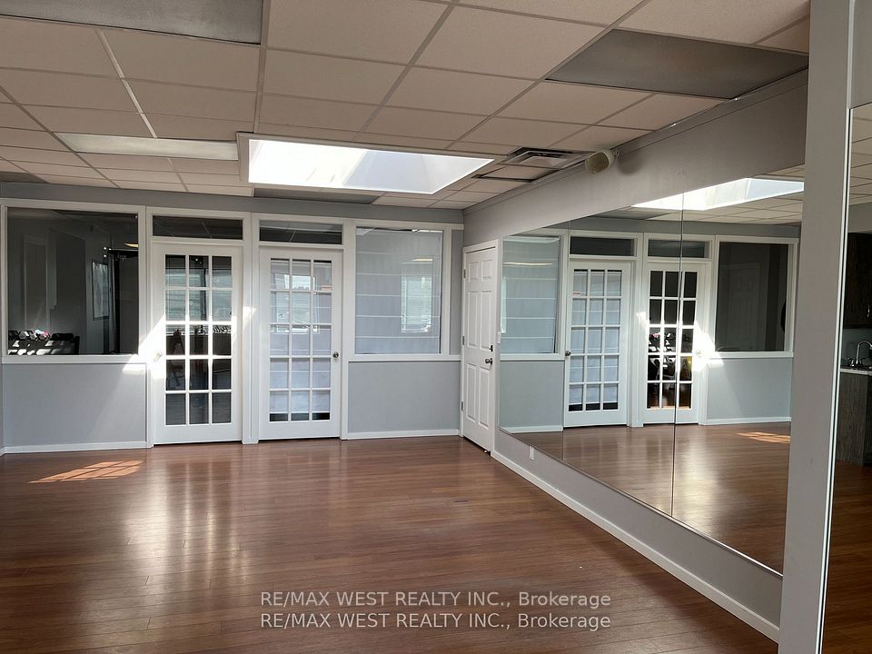 300 New Toronto Street 36-uppr, Toronto W06, ON M8V 2E8