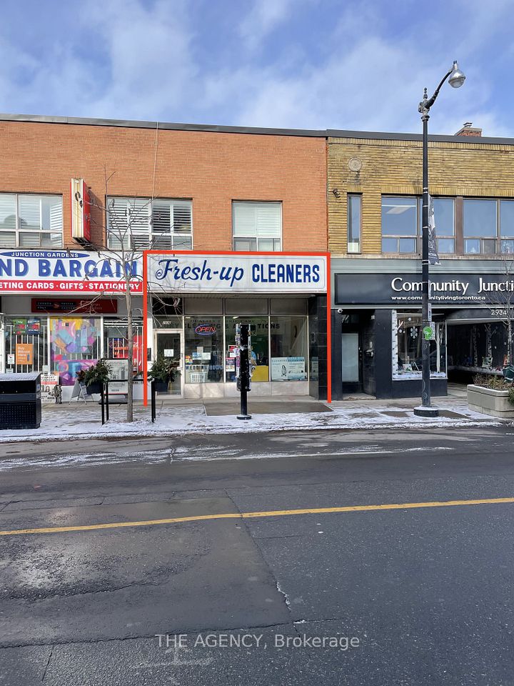 2936 Dundas Street W, Toronto W02, ON M6P 1Y8