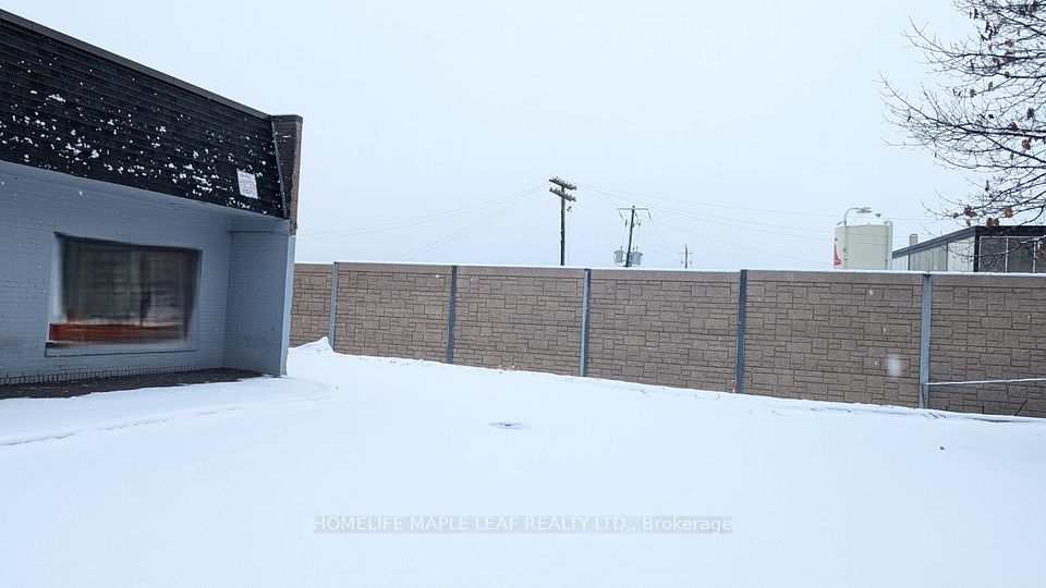 109 Lotherton Pathway, Toronto W04, ON M6B 2G6