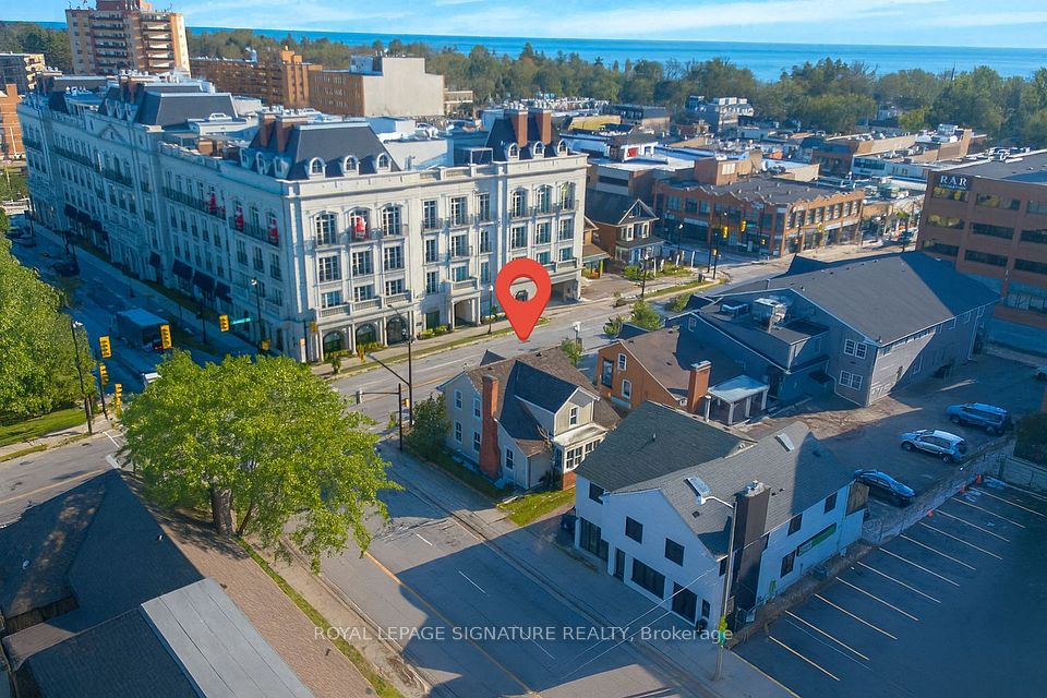 140 Trafalgar Road, Oakville, ON L6J 3G5