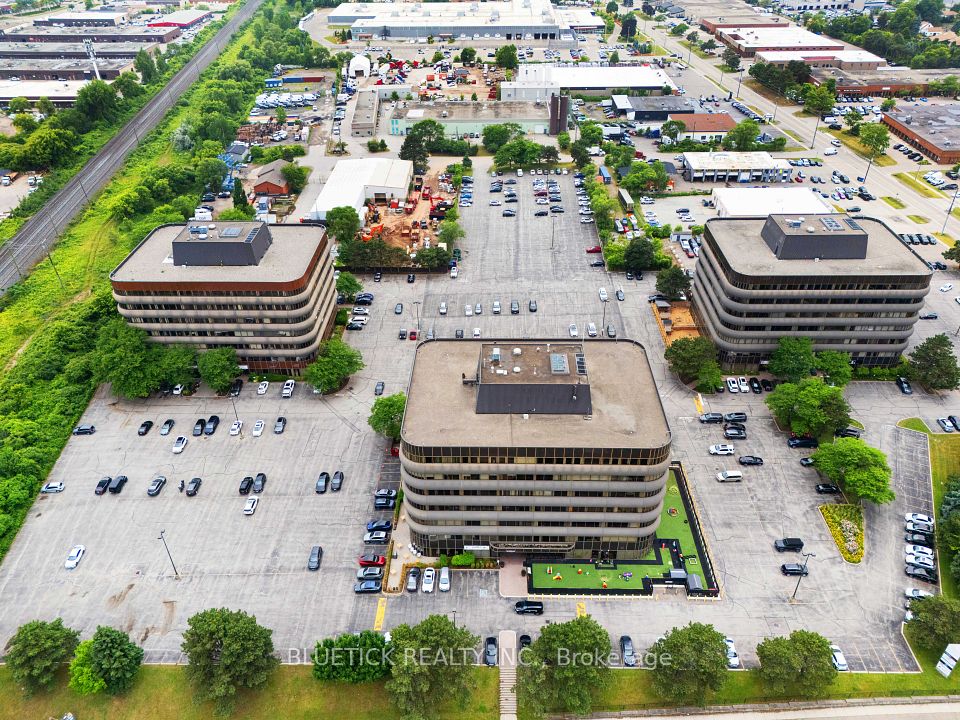 710 Dorval Drive 600-9, Oakville, ON L6K 3V7