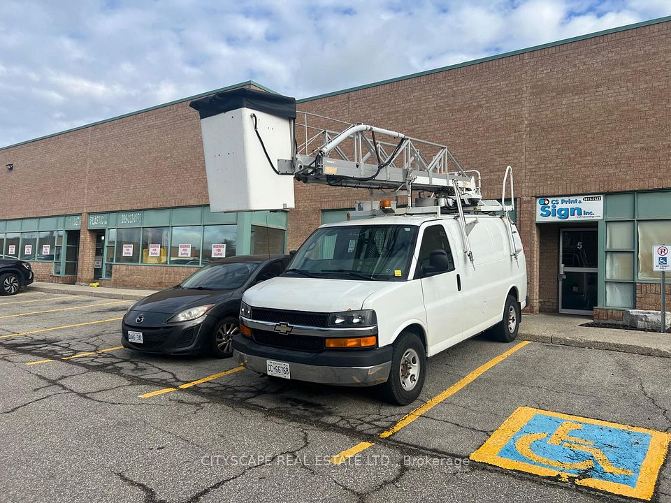 2430 Lucknow Drive 5, Mississauga, ON L5S 1V3