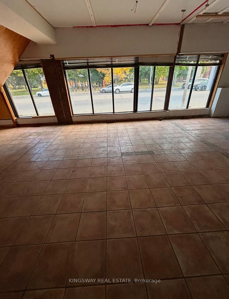 3140 Lake Shore Boulevard W, Toronto W06, ON M8V 1L4