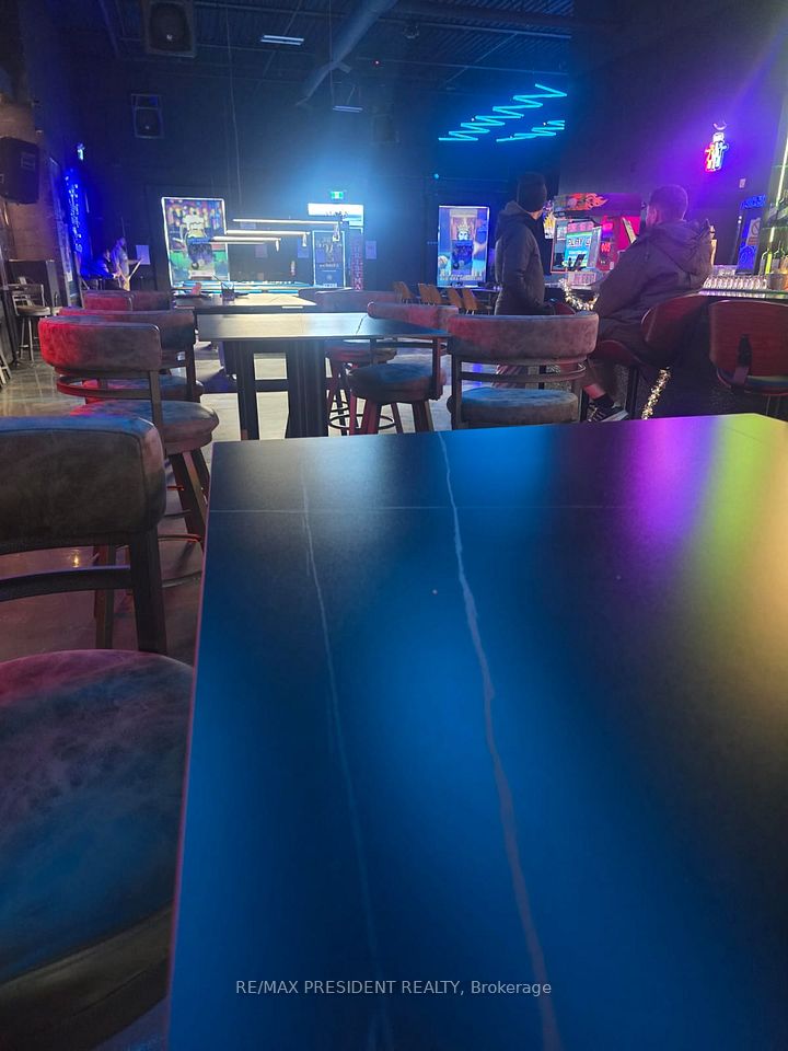 1331 Crestlawn Drive C, Mississauga, ON L4W 2P9