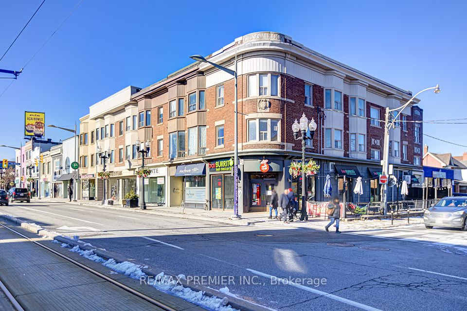 1238 St Clair Avenue W 3, Toronto W03, ON M6E 1B7