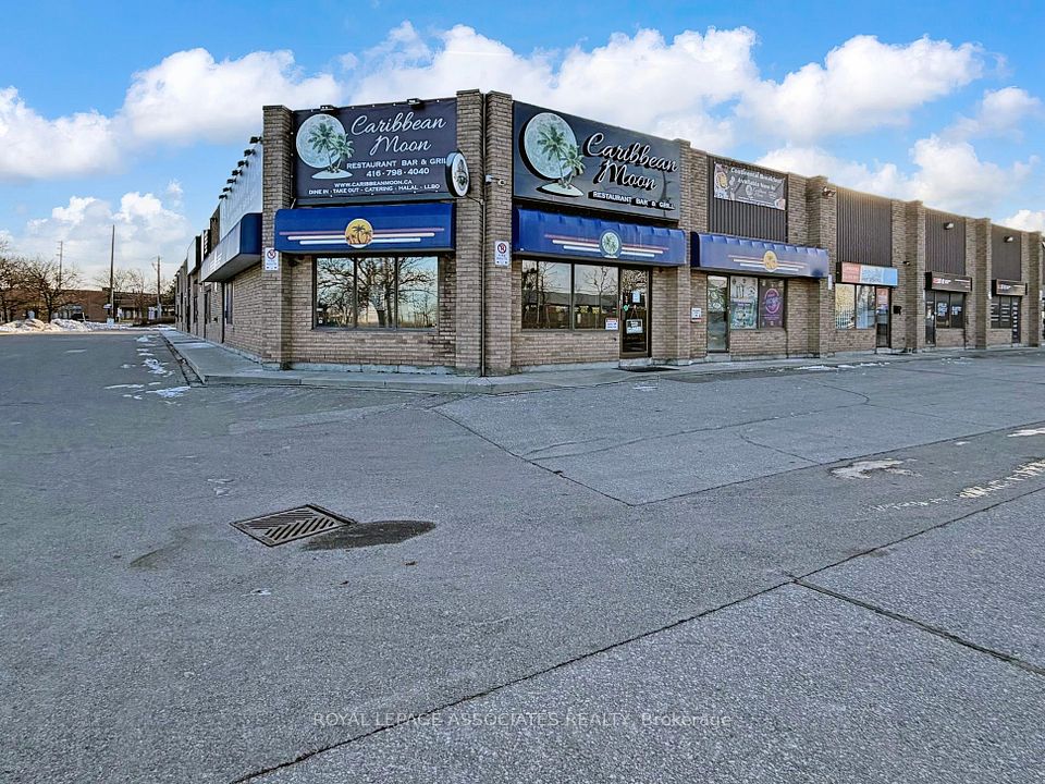 2 Steinway Boulevard 13,14,15, Toronto W10, ON M9W 6J8