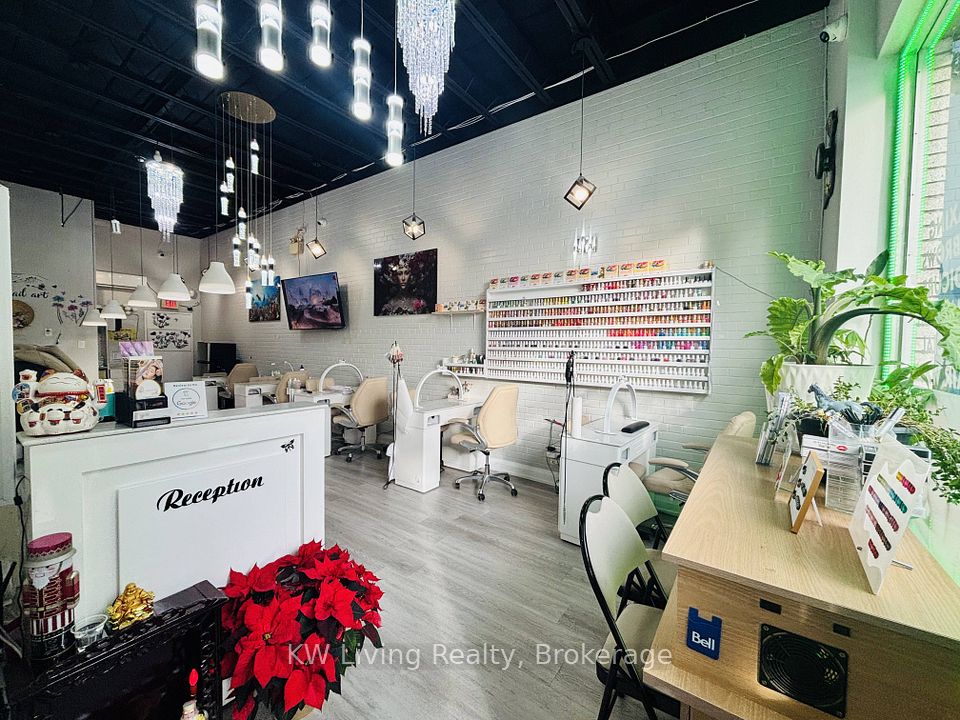 356A Lakeshore Road W, Mississauga, ON L5H 1H3