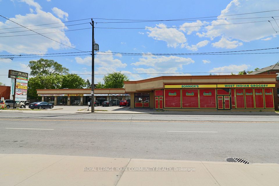 1370 Weston Road, Toronto W04, ON M6M 4R8