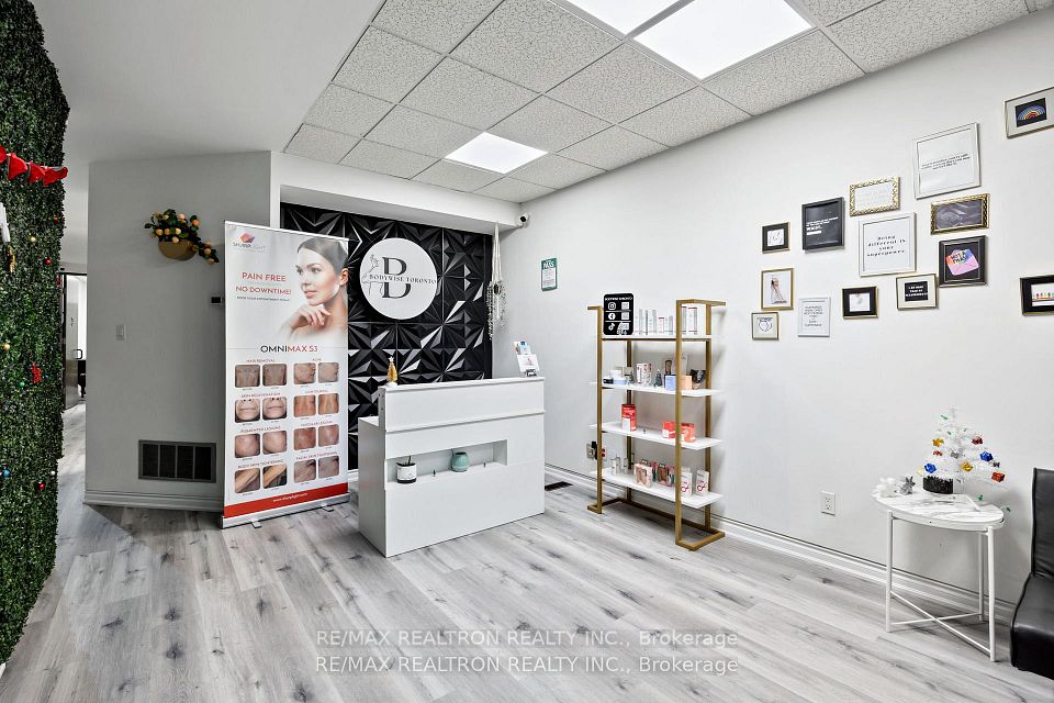 1611 W Bloor Street W, Toronto W01, ON M6P 1A6