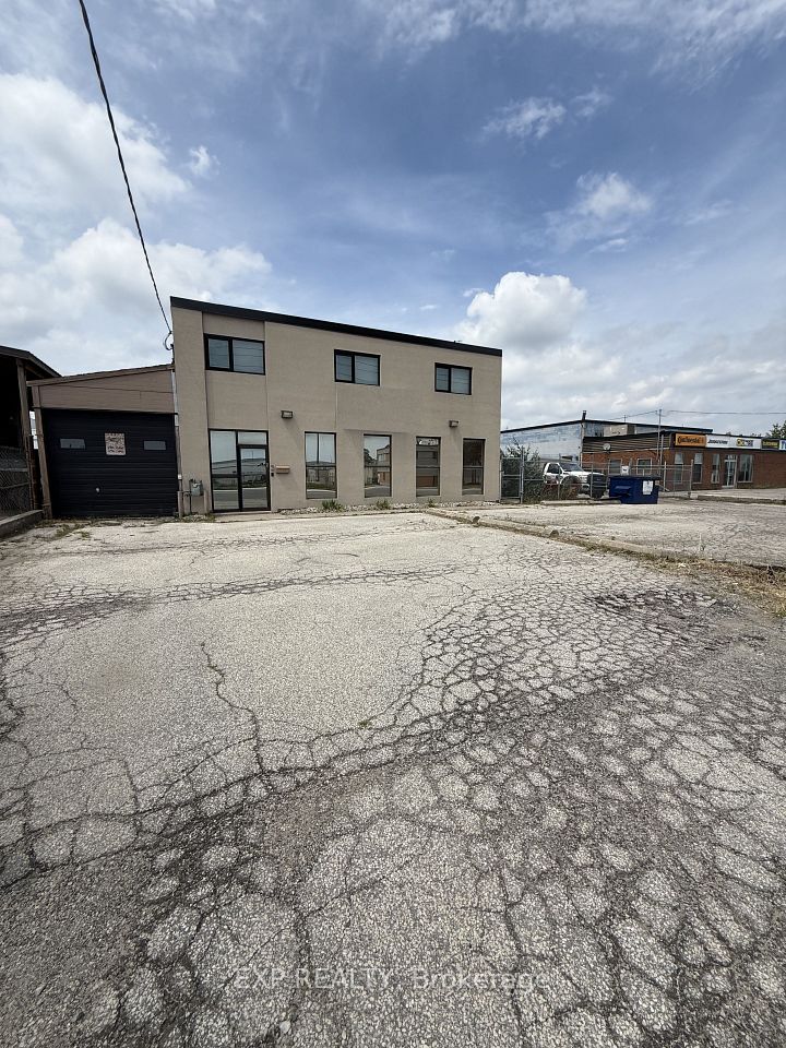 1261 Britannia Road E, Mississauga, ON L4W 1C7