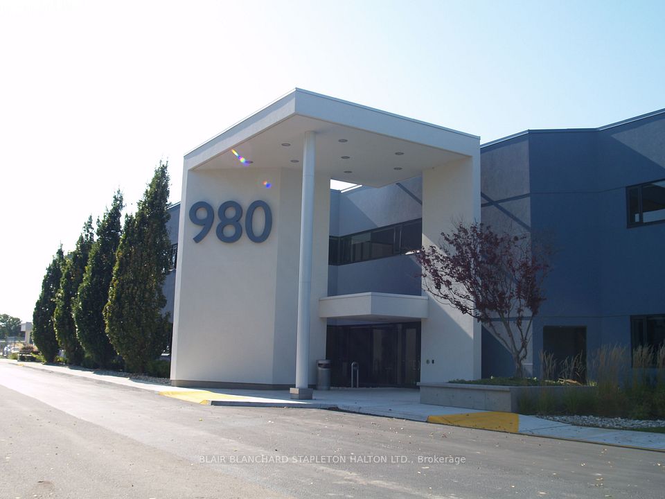 980 Fraser Drive 103, Burlington, ON L7L 5P5