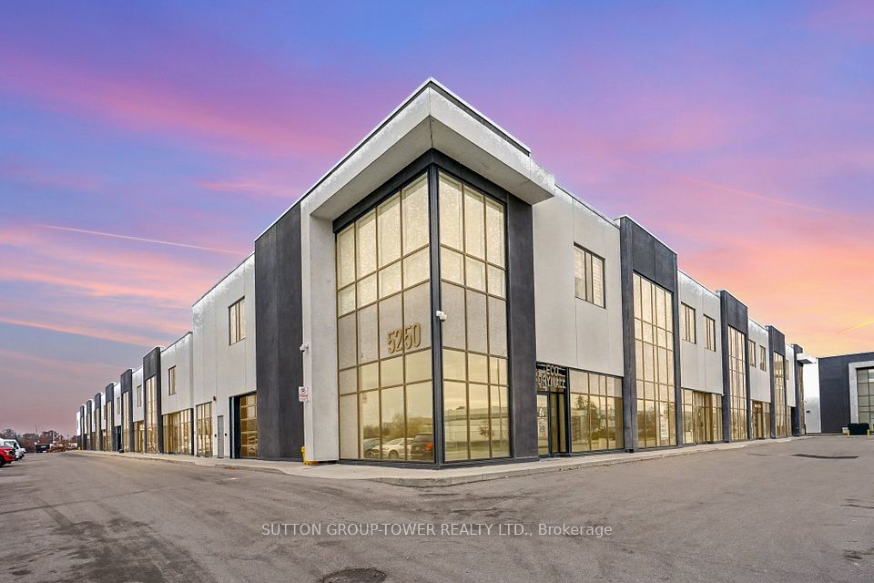 5250 Solar Drive 33, Mississauga, ON L4W 5M8