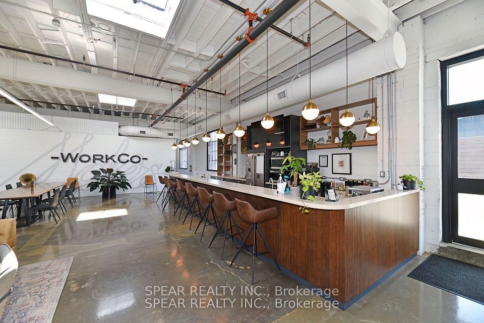 39 Advance Road, Toronto W08, ON M8Z 2S6