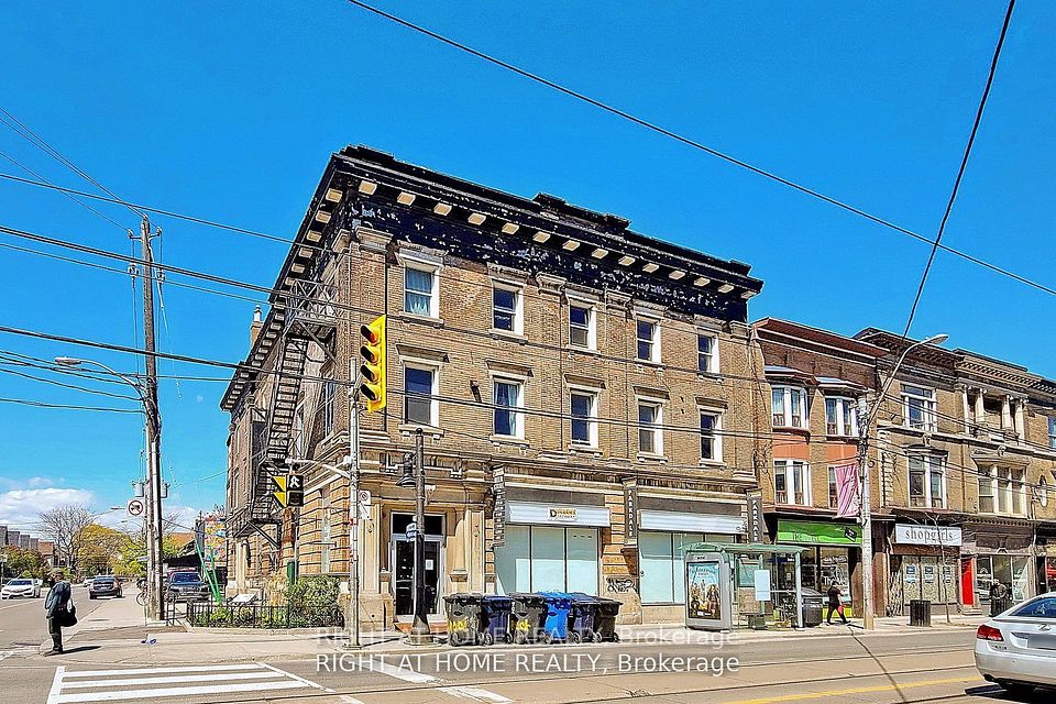 1346 Queen Street W, Toronto W01, ON M6K 1L4