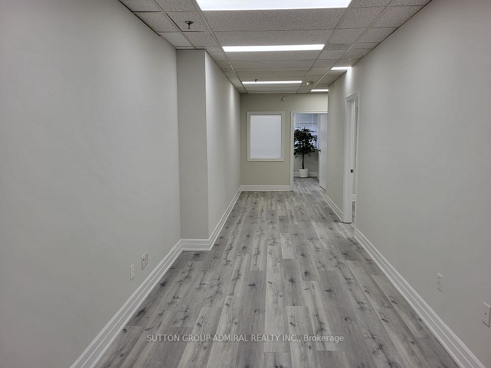 1001 Finch Avenue W 201, Toronto W05, ON M3J 2C7