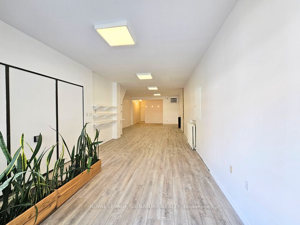 2953 Dundas Street W, Toronto W02, ON M6P 1Z2