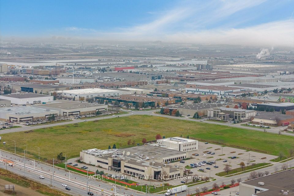 70 Superior Boulevard, Mississauga, ON L5T 2X9