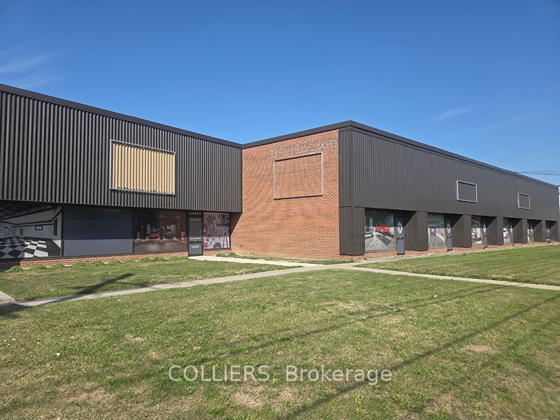 114 Norfinch Drive 6, Toronto W05, ON M3N 1X1