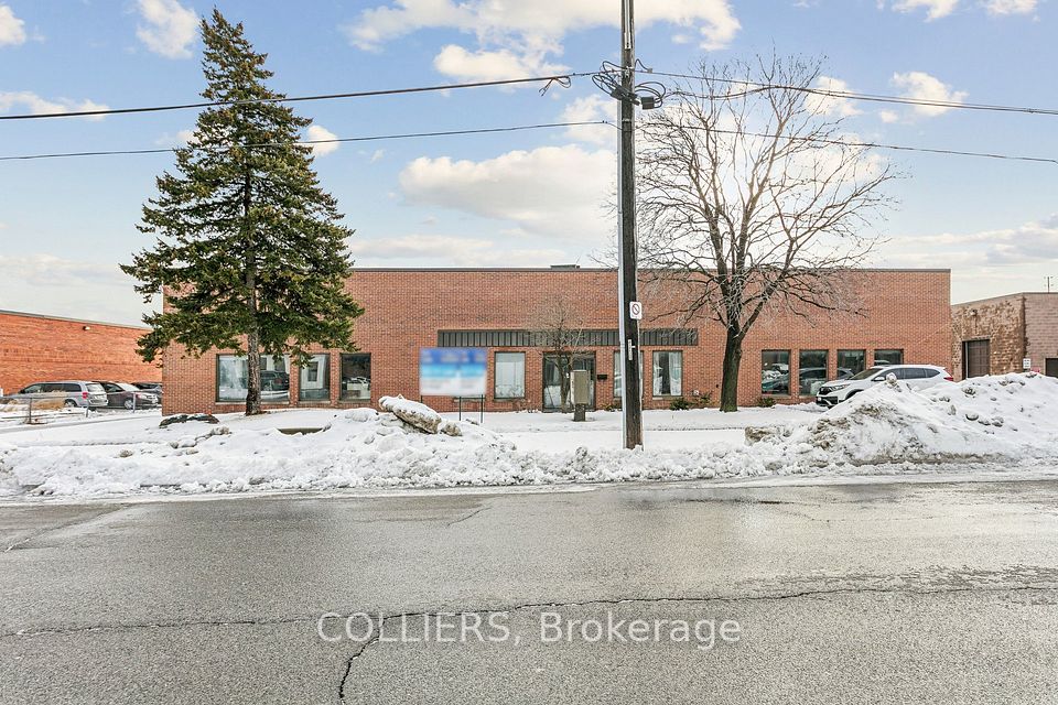 1020 Stacey Court, Mississauga, ON L4W 2X8