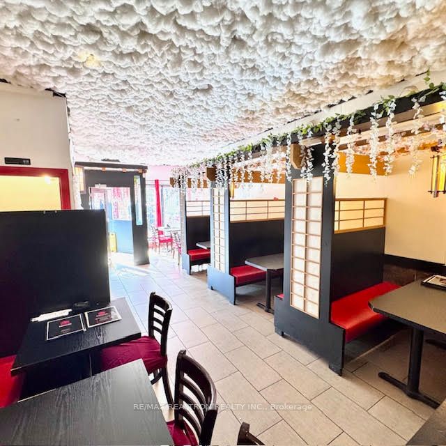 1620 Bloor Street W, Toronto W02, ON M6P 1A7