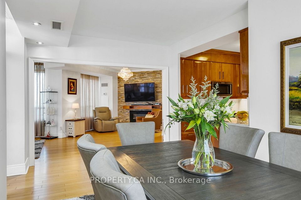 3880 Duke Of York Boulevard 2804, Mississauga, ON L5B 4M7 at 3880 Duke Of York Boulevard 2804, Mississauga, ON L5B 4M7, Mississauga, ON, L5B 4M7