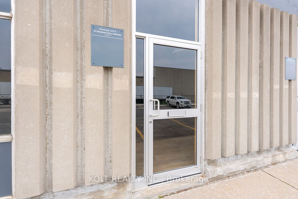 67 Westmore Drive 5-6, Toronto W10, ON M9V 3Y6