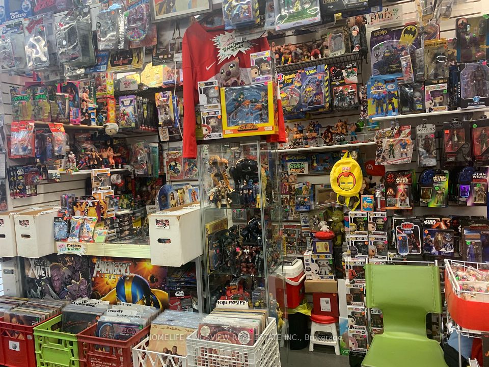 8 Westmore Drive, Toronto W10, ON M9V 5E2