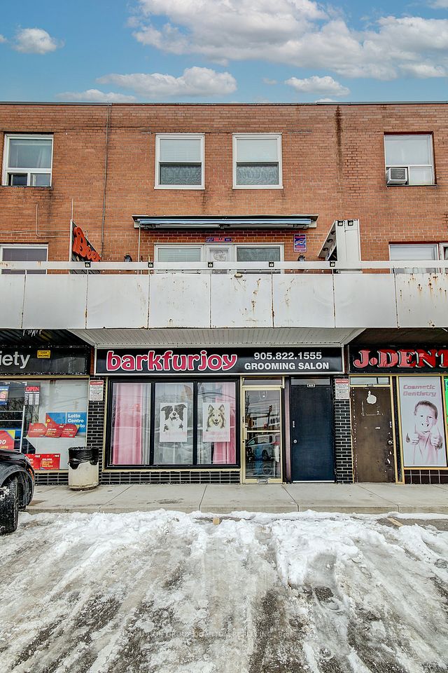 1858 Lakeshore Road W, Mississauga, ON L5J 1J7