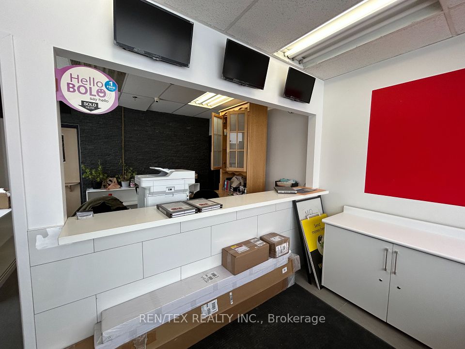 290 Eddystone Avenue, Toronto W05, ON M3N 1H7